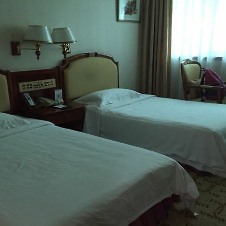 Phoenix Hotel Nanning Exterior foto